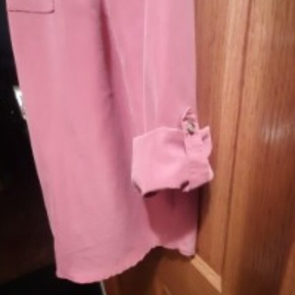 Salmon colored blouse - Picture 4 of 9